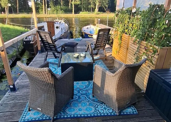 Aquamarijn Katwijk Bed and breakfast 4*