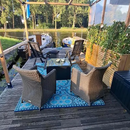 Aquamarijn Katwijk Bed & Breakfast 4*